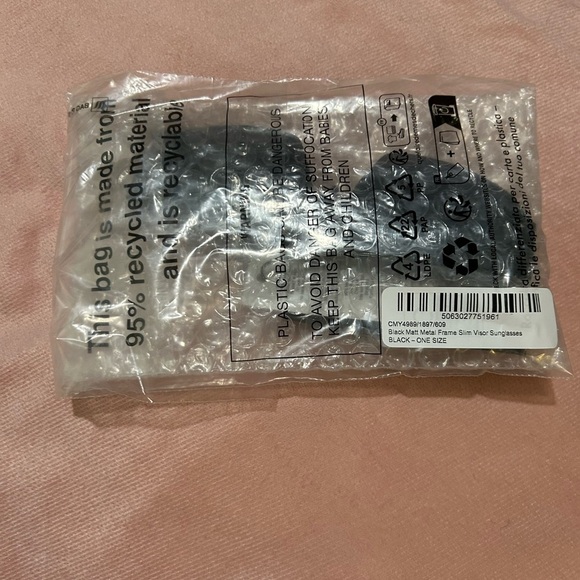 Pretty Little Thing Black Matte Metal Frame Slim Visor Sunglasses - Picture 8 of 8